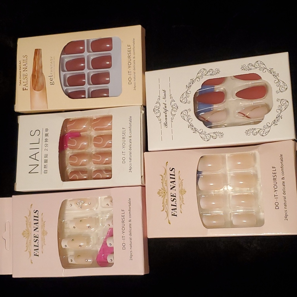 5 Sets of Press on nails